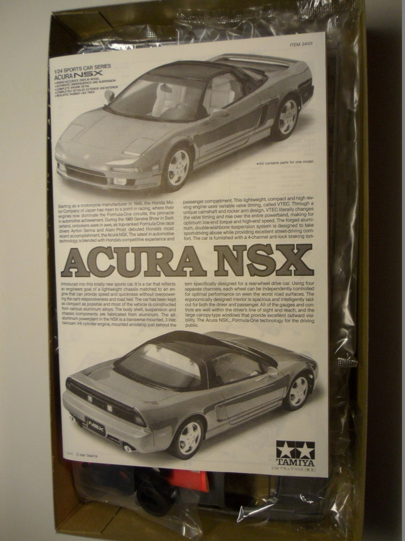 Illustration for article titled Tamiya Acura NSX 1:24 Model Lots of Pics